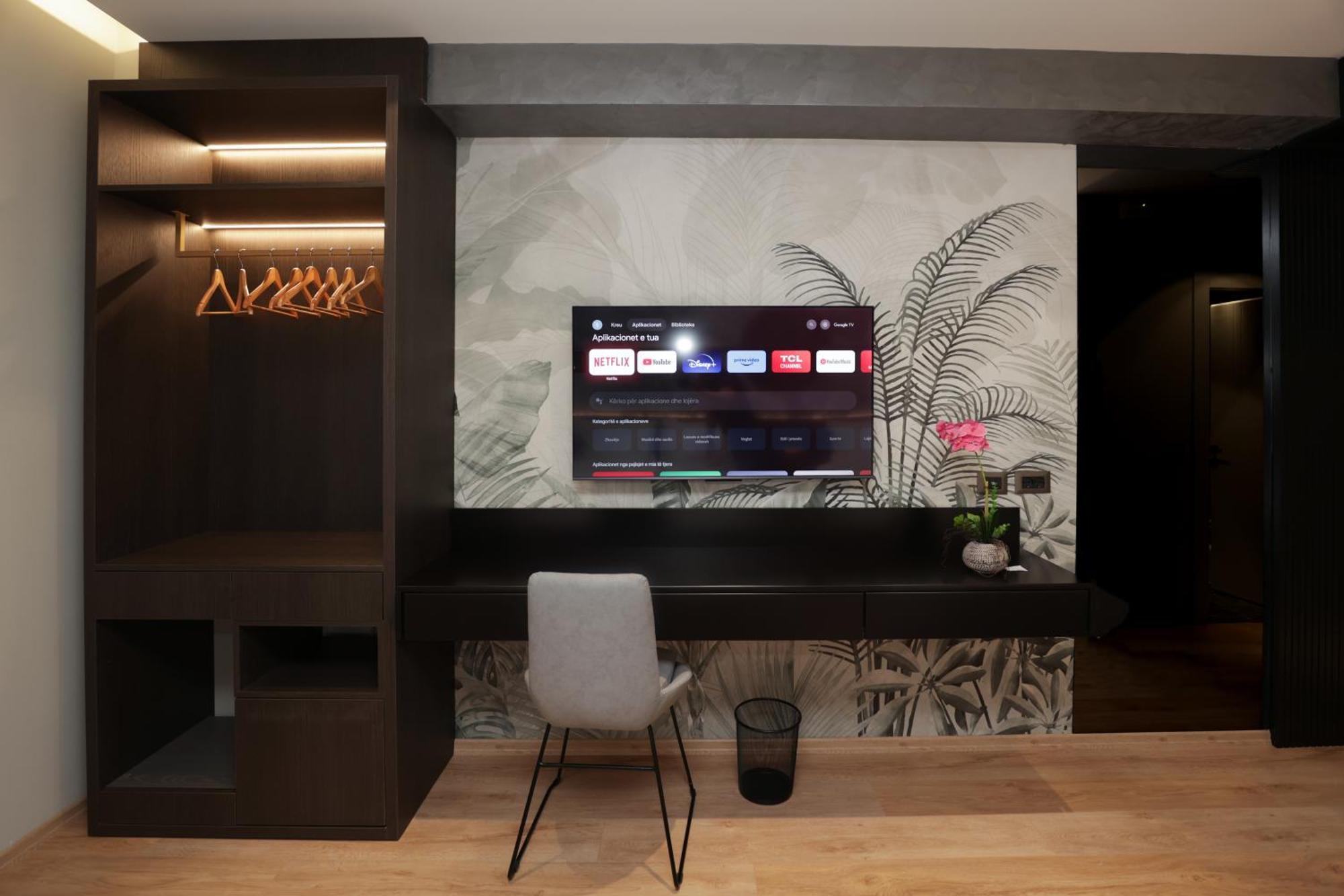 Gremmy Boutique Hotel Tirana Exterior foto